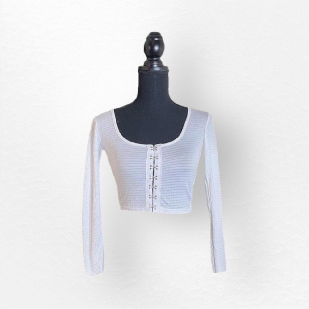 NWOT Missguided Hook and Eye Rib Long Sleeve Crop Top in White